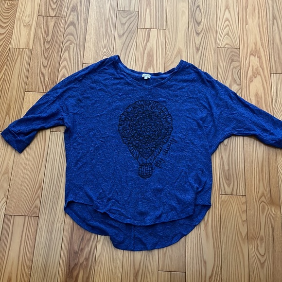 Light 3/4 Sleeve Graphic Print Sweater - Picture 1 of 4
